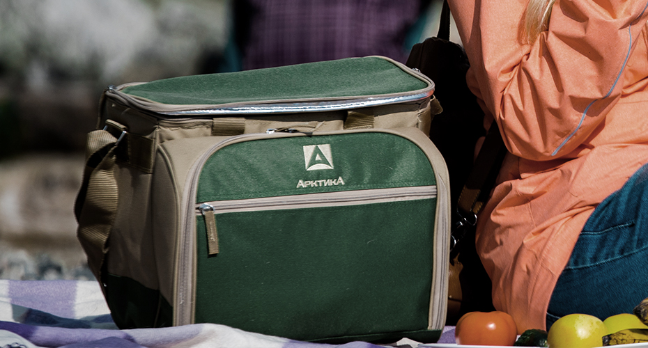 Сумка-холодильник с набором посуды