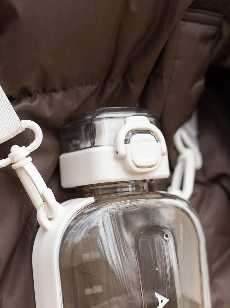 Тритановая бутылка 0.75л серии 724 «Снег» на ремне (уценка) - 4