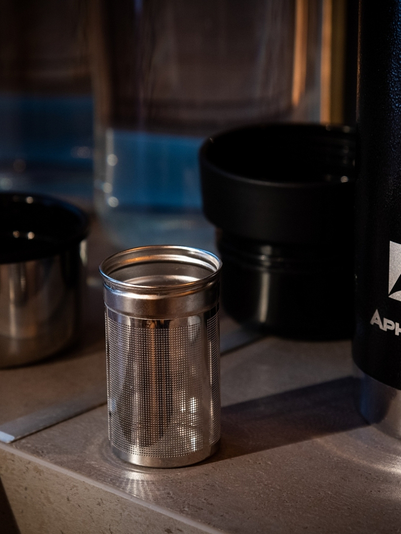 Термос 0.9л серии 106 чёрный с ситечком и молотковой эмалью - 6