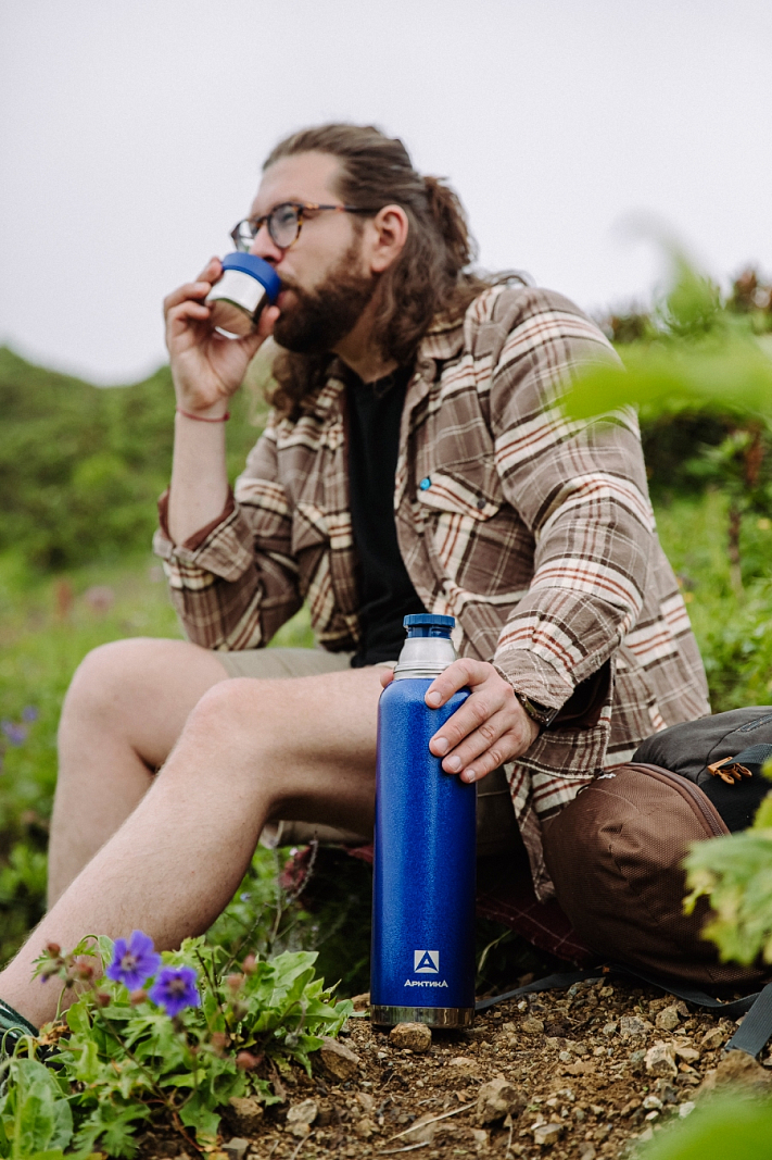 Термос 1.6л серии 106 синий с узким горлом и молотковой эмалью - 5