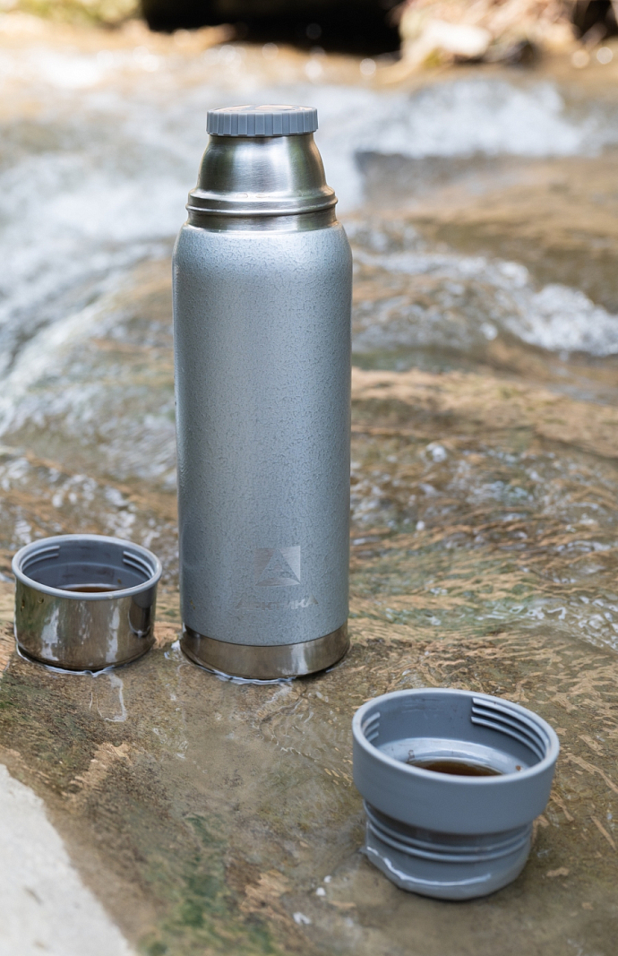 Термос 0.75л серии 106 серебряный с узким горлом и молотковой эмалью - 4